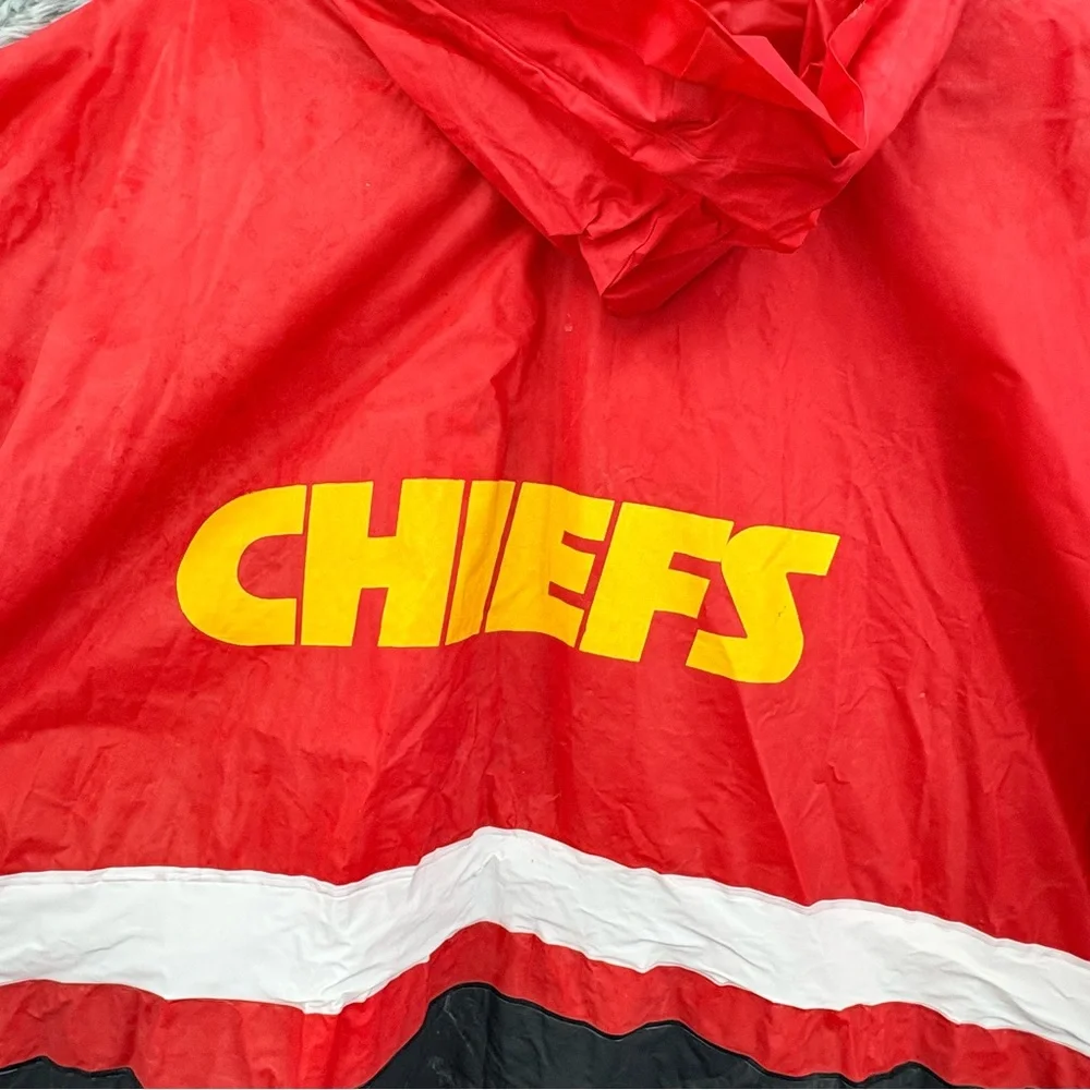 Kansas City Chiefs Poncho Deluxe Pullover Football One Size Rain Resistant Red